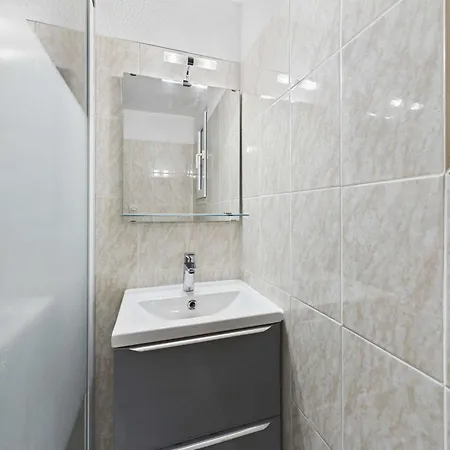Apartment Mezzanine Avec Terrasse Et Piscine A Marseillan - 6 Couchages - Fr-1-326-437 *